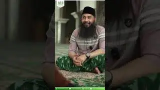 AKU HANYA BISA MELIHATNYA DARI JAUH .....