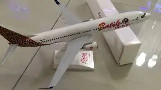 Malindo Official Merchandise Batik Aircraft Model Boeing 737-900ER 1:130