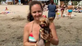Ники's LIFE🐾№17. Николь отказывается купаться и наносит песок на чужую подстилку.