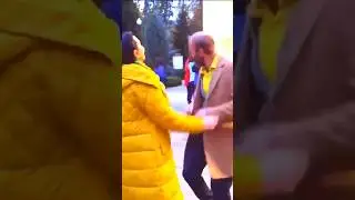 У НЕГО ЖЕНА И ДОЧКА 