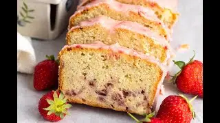 Strawberry Pound Cake (with the best icing!)