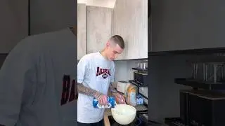 Девочки, не завидуем!!!🥹😅 Идеальное утро от идеального мужа выглядит именно так🥞😍😍