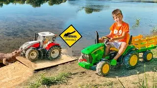 Darius plays and learns Road Signs saving tractors from the mud | Funny Kids Stories