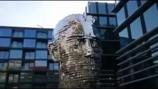 Удивительный ПАМЯТНИК.   Живая  ГОЛОВА