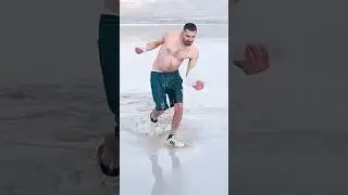 Suda yürüyen adam Sefa kındır vine