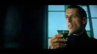 Matrix Reloaded - repas : "j'aime notamment les jurons français"