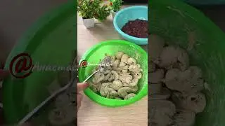 Шампиньоны с куриной печенью в сметанном соусе