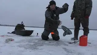 ОТЛИЧНЫЙ КЛЕВ НА ЭТОМ ОЗЕРЕ.ПОГОНЯЛИ НАС ЩУКИ ПО ПЕРВОМУ ЛЬДУ.РЫБАЛКА НА ЖЕРЛИЦЫ.