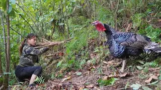 200 days of survival in the wild, catching wild boars and being attacked by crocodiles at night