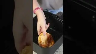 Crispy air fryer chicken thighs #recipes #food