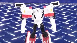 TRANSFORMERS ROBOTS IN DISGUISE LEGENDS CLASS AUTOBOT RATCHET VIDEO TOY REVIEW