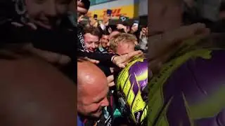 Lewis Hamilton celebrates win with his parents 🏆 