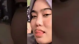 Cewek hijab melet melet