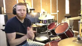 One Minute Drum Lesson - How To Play A Drumroll (Buzz Roll)