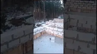 КЛАДУТ ПРЯМО НА СНЕГ😱