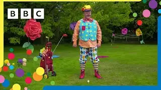 Playing Golf with Mr Tumble | Mr Tumble and Friends