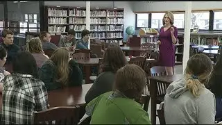 22News anchor Tamara Sacharczyk returns to her high school to talk to students