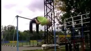 Турник. Соскок оборотом назад с поясницы (Олег)