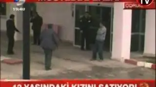 12 yaşındaki kızını satıyor!