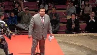 Yokozuna Kakuryu's retirement event explained