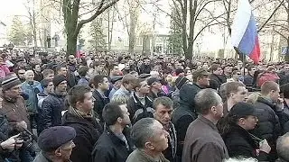Demonstranten in Donezk fordern Referendum
