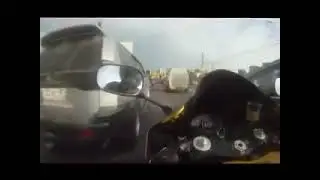 Безумная гонка по городу!Сваливаем на х#й отсюда!
