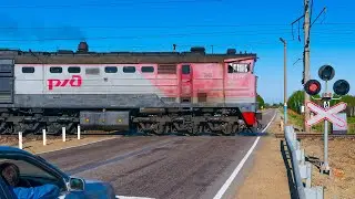 RailWay. Russian Diesel Locomotive 2TE10M with passenger train/ Тепловоз РЖД 2ТЭ10М с пассажирским