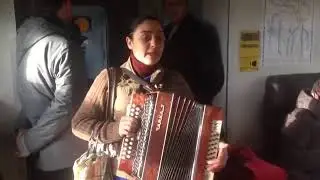 Алсу « Иногда « Кавер в электричке