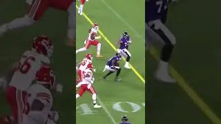 Lamar Jackson juking defenders out of their SHOES!