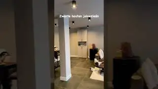 Elegant gordijnen- Zwarte houten jaloezieën