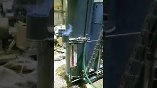 Небольшой газогенератор на щепе в районе 30 квт, стоимость 65 000 рублей.