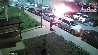 Ночной поджог машины на Суворовском, на ул.Петренко, 26. -11.05.18 - Это Ростов-на-Дону!
