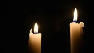 ДВЕ СВЕЧИ КРУПНЫМ ПЛАНОМ Футаж