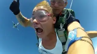 Прыжок с парашютом БЕЗ ЦЕНЗУРЫ Девушка ЖЖЕТ ! SKYDIVE SPB