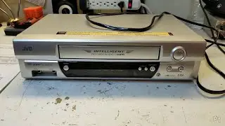 What's wrong with this VCR? (JVC HR-J3009UM)