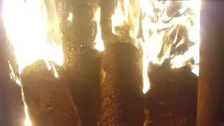 Горение дров в большой печи. Кочегарка. Отопление.