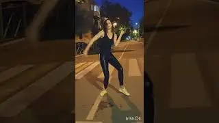 Buscando Una NenaToby Love / Ночь. Дорога. Фонарь. Бачата #shorts #bachata #dance #ladystyle