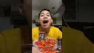 makan cabe rawit