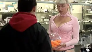 Взбудоражила Угарный прикол Shopping Prank 