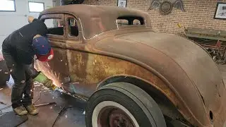 Customizing the body to look like a 1934 Ford 😎