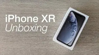 iPhone XR unboxing & first impressions