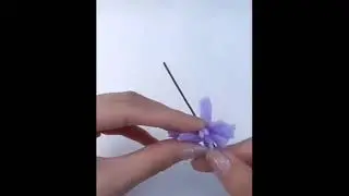 Красивые цветы из фруктовой сетки