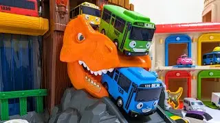 Tayo the Little Bus☆Let's play with friends on the dinosaur slope tower!