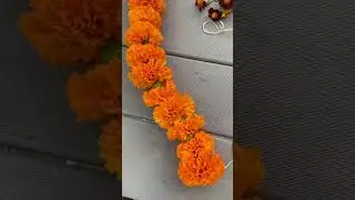 Easy Marigold Garland from the Garden | Fall Decor 🍁🏵️🍂 #marigold #diygarland #falldecor  #gardentip