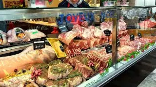 Marché d'Aligre farmers market in Paris. The most popular food market