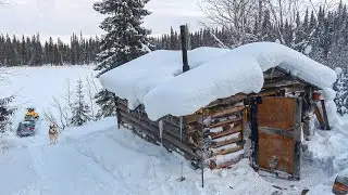 I SPENT THE NIGHT IN AN OLD ROTTEN HUT. TAIGA FEEDS. ACCOUNTING OF THE BEAST.