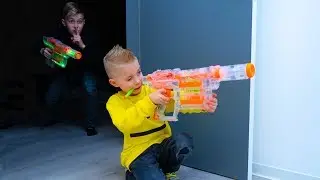 НОЧНЫЕ игры с NERF...ОДНИ дома. NIGHT games with NERF ... ALONE at home.