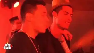 Ronaldo şarkı söyledi