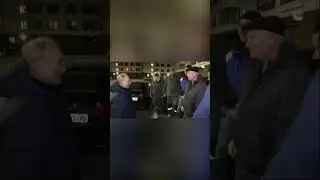 Это забыли вырезать в РИА Новостях. Путин в Мариуполе