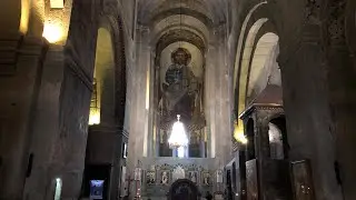 Святыня на горе, возвышающейся над Мцхетой. Храму Света нет цены, он дух народа хранит